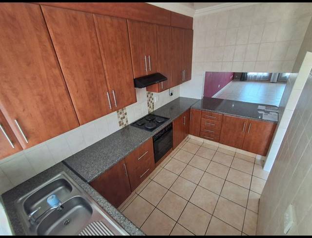 2 BEDROOM TOWNHOUSE FOR SALE IN NEW REDRUTH